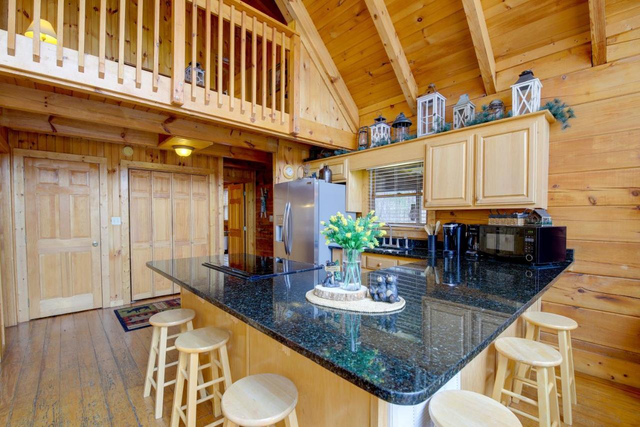 Smoky Mountains Cabin With Hot Tub, Deck And Views! Sevierville Exterior photo